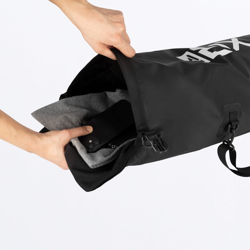 FXRDry30L_Bag_BlackWhite_243202-1001_SKU_Extra1